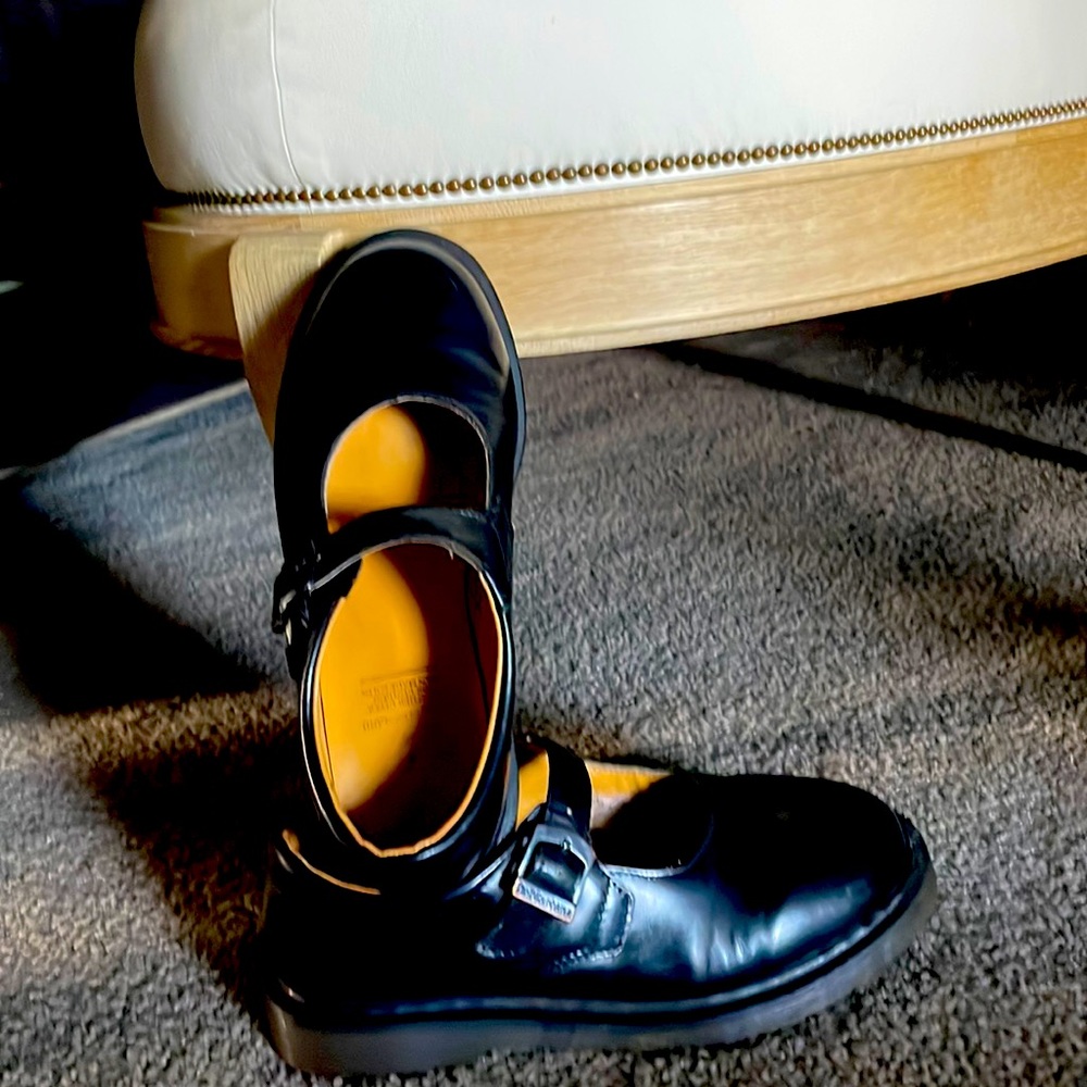 Vintage maryjane Dr. Martens with air cushioned soles.Great condition!